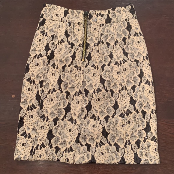 Appliqué pencil skirt - Picture 2 of 2